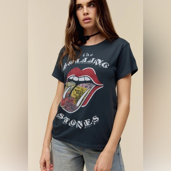 DAYDREAMER NWT ROLLING STONES TICKET FILL TONGUE TOUR TEE SIZE - MED - Picture 1 of 11